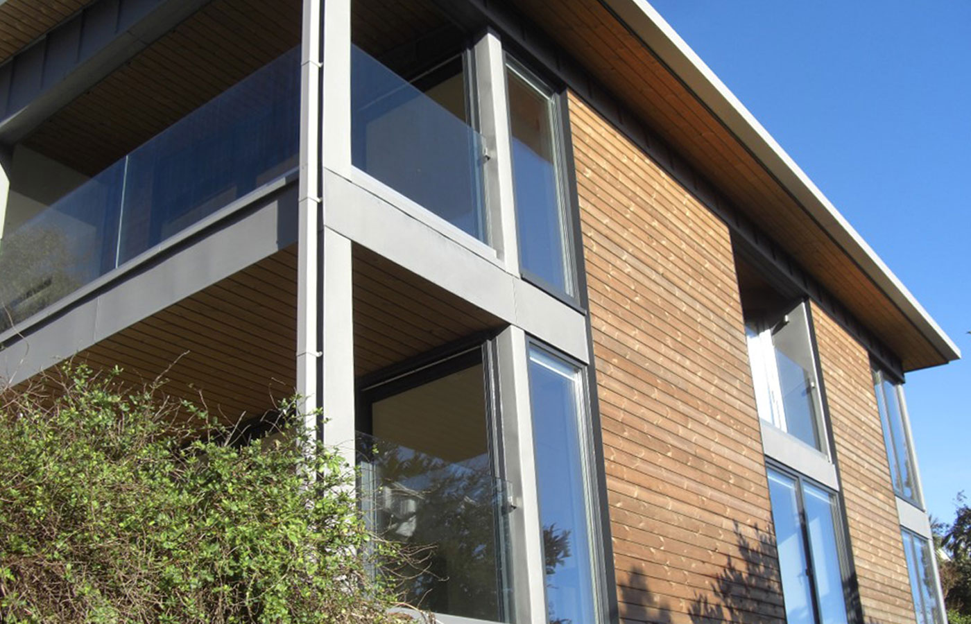 Side view architect designed contemporary coastal property Dartmouth Devon